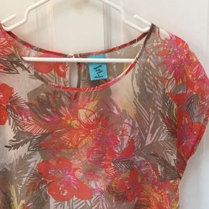 Tropical flowy top🌺